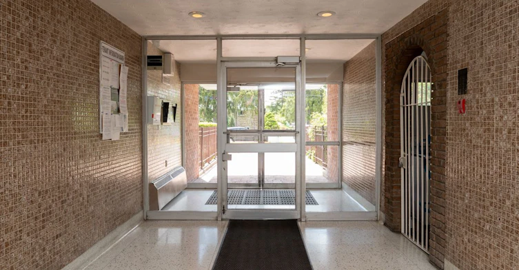408-1017 Seneca Avenue, Mississauga, ON, L5G 3X5 - 5