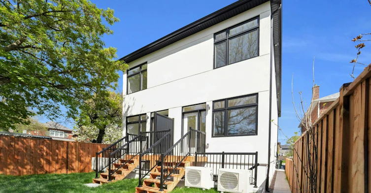 UPPER-521 St Johns Road, Toronto, ON, M6S 2L7 - 25