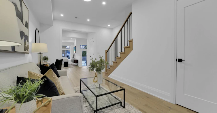 UPPER-521 St Johns Road, Toronto, ON, M6S 2L7 - 9