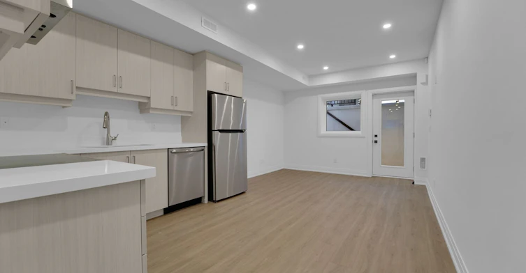 LOWER-521 St Johns Road, Toronto, ON, M6S 2L7 - 7