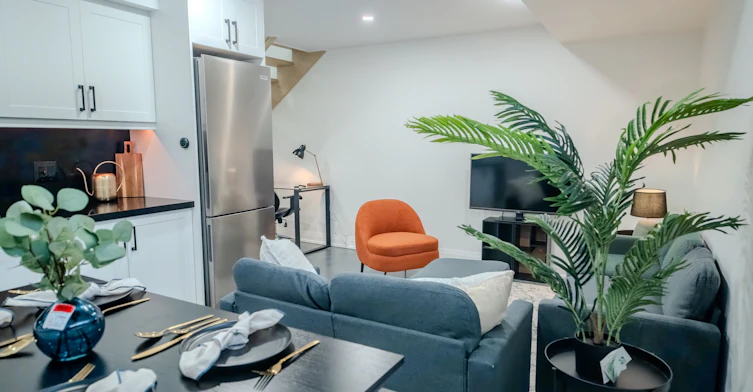 16 Habibi Lane, Toronto, ON, M6E 1N1 - 31