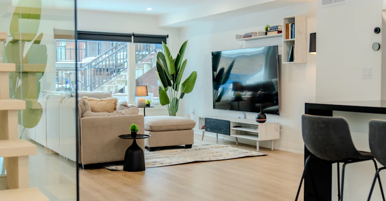 16 Habibi Lane, Toronto, ON, M6E 1N1 - 4