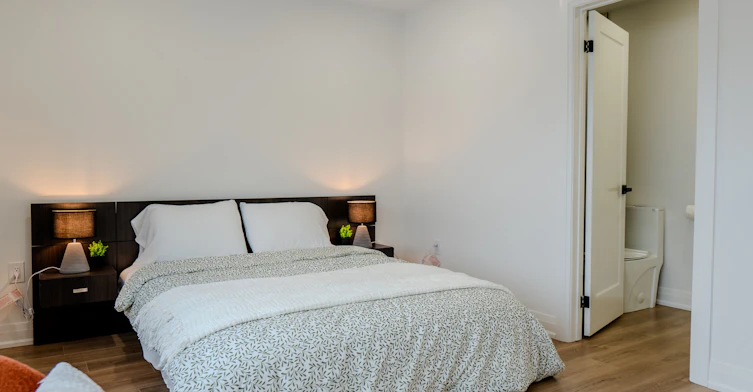 16 Habibi Lane, Toronto, ON, M6E 1N1 - 19