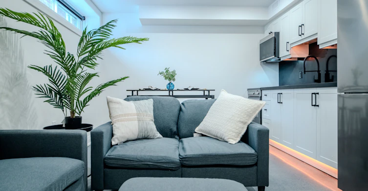 16 Habibi Lane, Toronto, ON, M6E 1N1 - 27