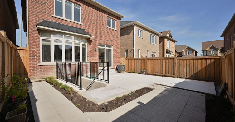 21 Exhibition Crescent, Brampton, ON, L7A 4B9 - 3