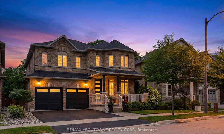 1228 Fox Crescent
