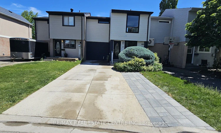 7 Great Oak Court