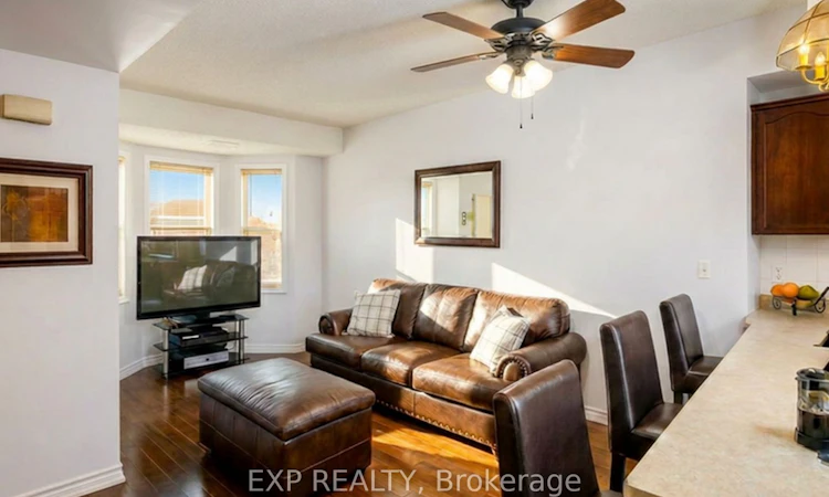 132-760 Lawrence Avenue W