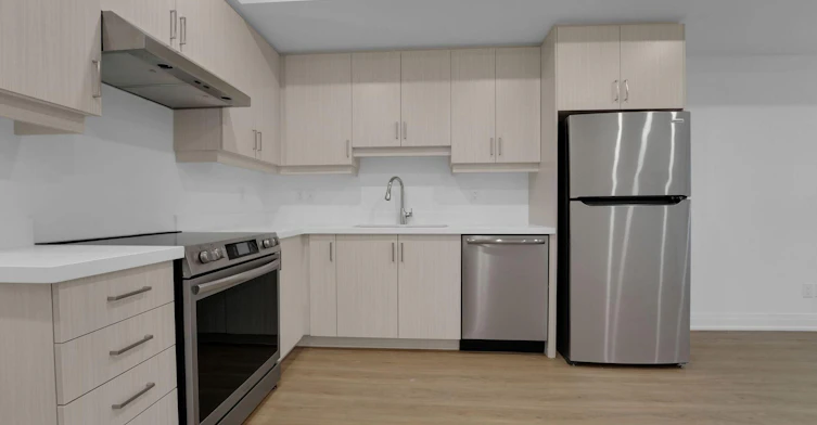 LOWER-521 St Johns Road, Toronto, ON, M6S 2L7 - 6