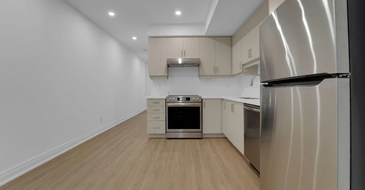 LOWER-521 St Johns Road, Toronto, ON, M6S 2L7 - 5