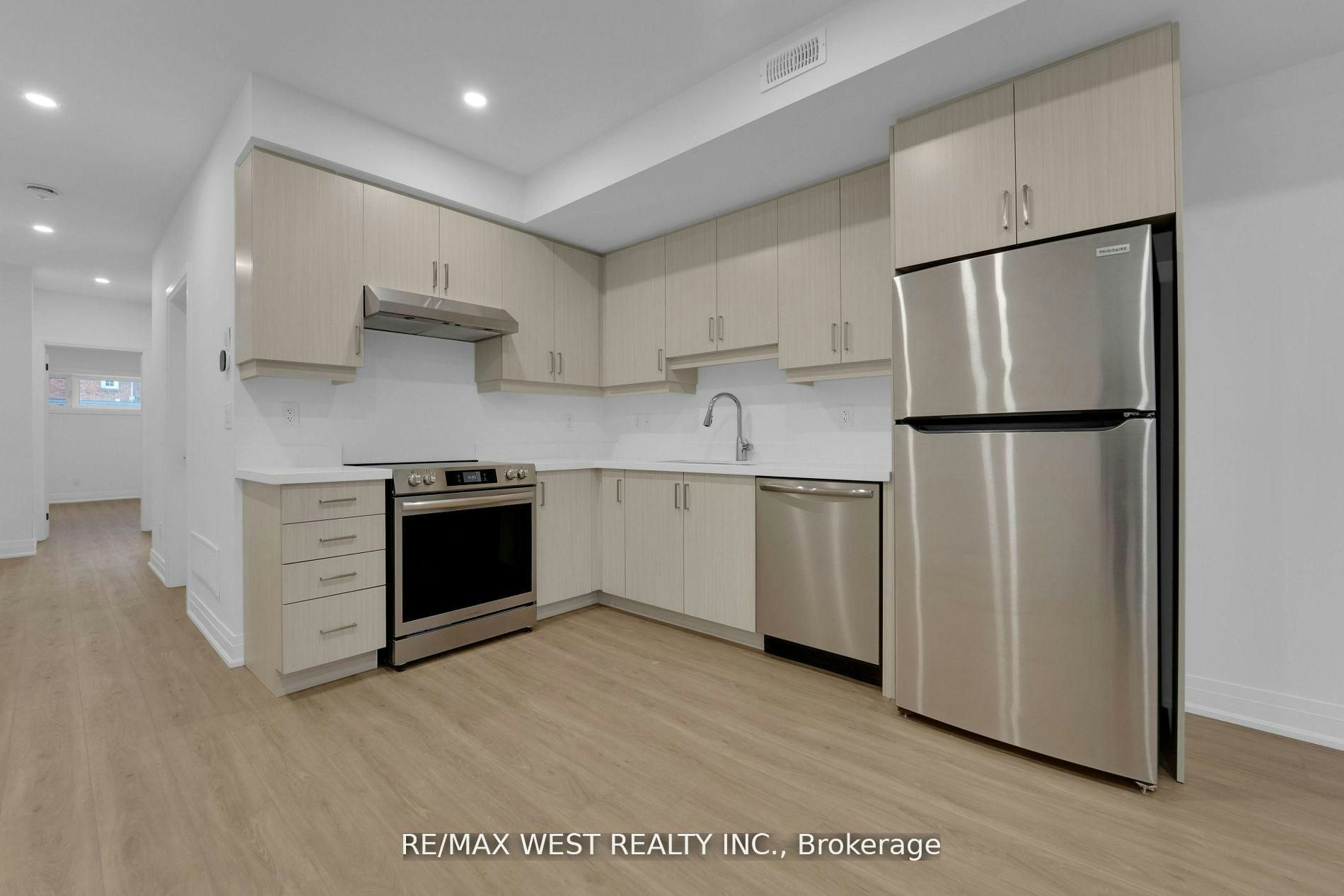 LOWER-521 St Johns Road, Toronto, ON, M6S 2L7 - 4