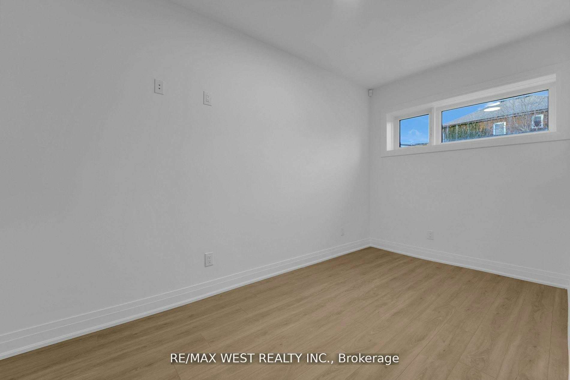 LOWER-521 St Johns Road, Toronto, ON, M6S 2L7 - 11