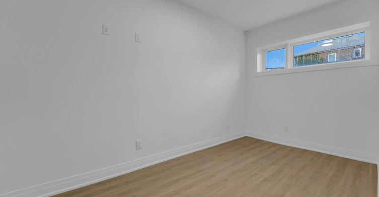 LOWER-521 St Johns Road, Toronto, ON, M6S 2L7 - 11