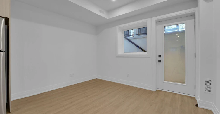 LOWER-521 St Johns Road, Toronto, ON, M6S 2L7 - 3