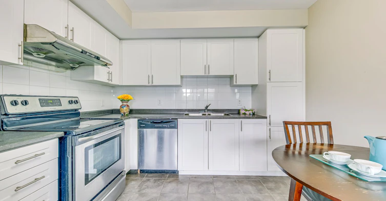 121-2891 Rio Court, Mississauga, ON, L5M 0S3 - 9