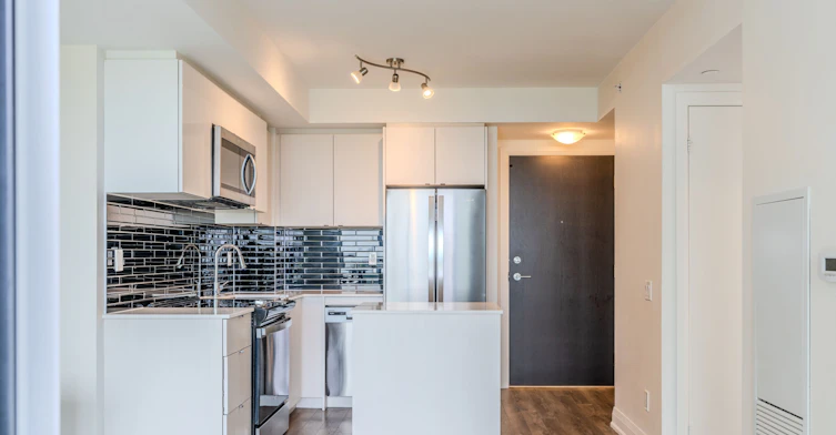 1101-1461 Lawrence Avenue W, Toronto, ON, M6L 0A6 - 7