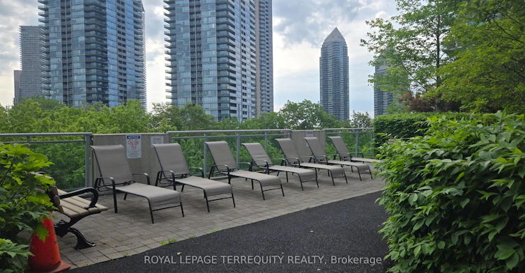 1708-155 Legion Road N, Toronto, ON, M8Y 0A7 - 18