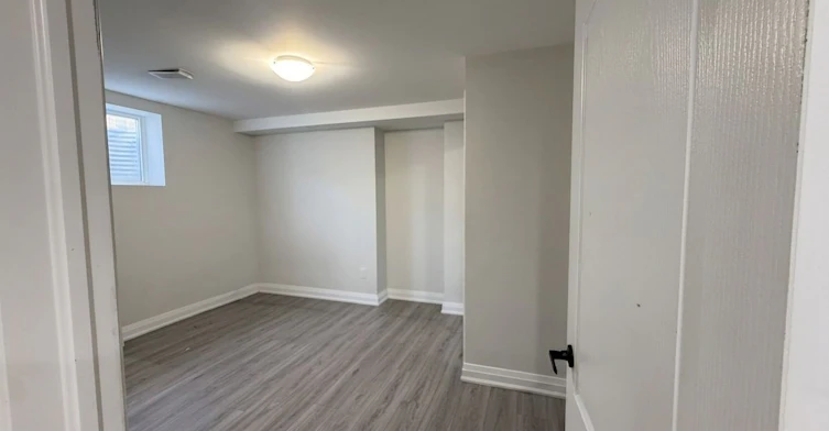 Bsmt-806 Envoy Drive, Mississauga, ON, L5W 1H3 - 9