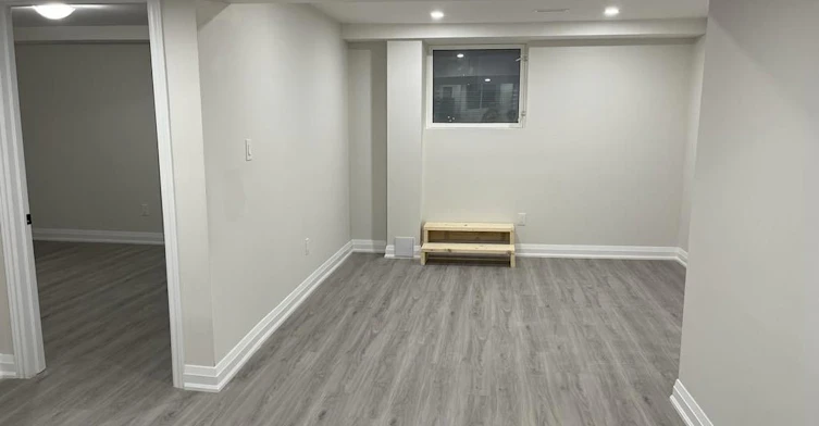 806 Envoy Drive, Mississauga, ON, L5W 1H3 - 4