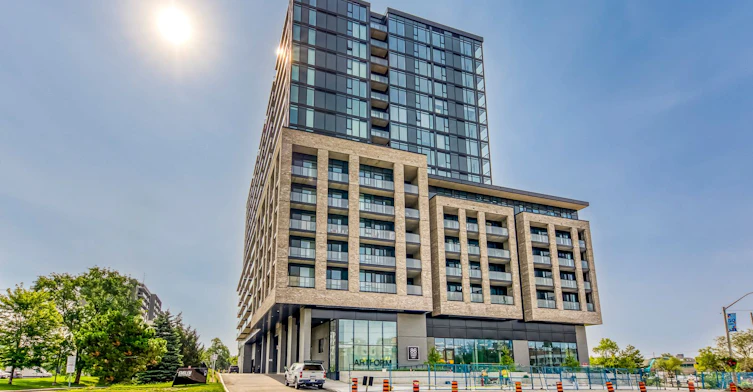 606-86 Dundas Street E, Mississauga, ON, L5A 1W4