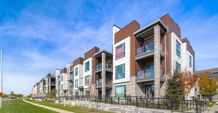 308-2375 Bronte Road, Oakville, ON, L6M 1P5