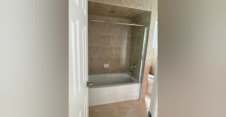 97 Ashford Court, Brampton, ON, L6V 3E2 - 6