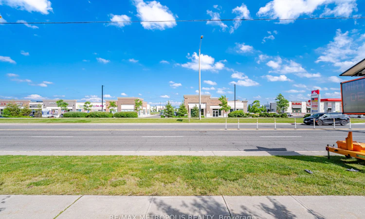 17-3975 Eglinton Avenue W