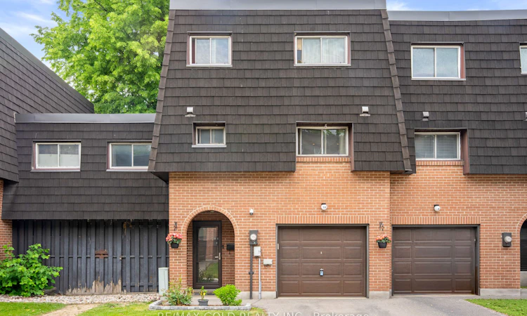 10 Darras Court