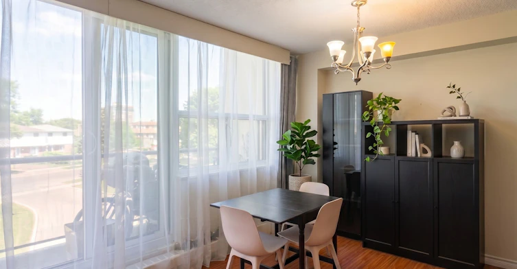 201-1050 Stainton Drive, Mississauga, ON, L5C 2T8 - 3