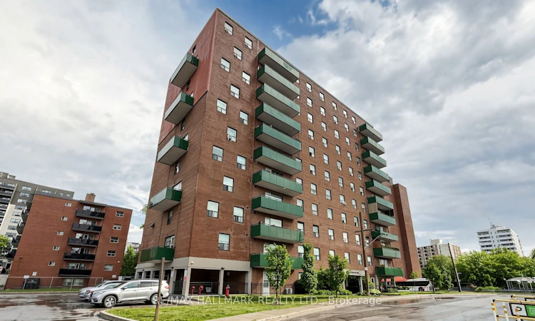 402-49 Queen Street E