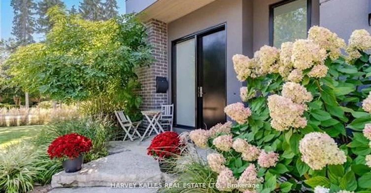 3279 Lakeshore Road, Burlington, ON, L7N 1A7 - 2