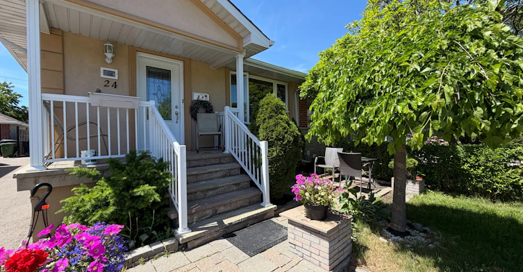 Main-24 Clarion Road, Toronto, ON, M9R 3Y5 - 2