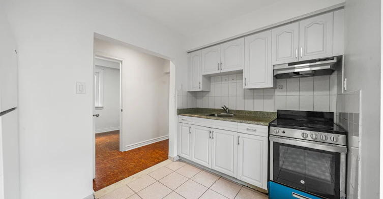 Main-49 Fairbank Avenue, Toronto, ON, M6E 3Y6 - 9