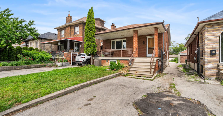 Main-49 Fairbank Avenue, Toronto, ON, M6E 3Y6 - 2