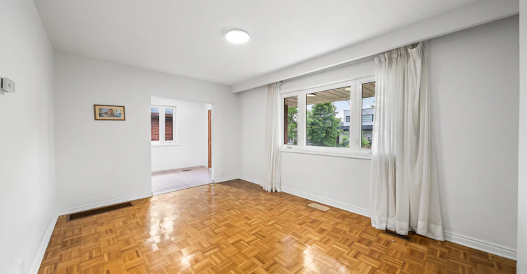 Main-49 Fairbank Avenue, Toronto, ON, M6E 3Y6 - 8