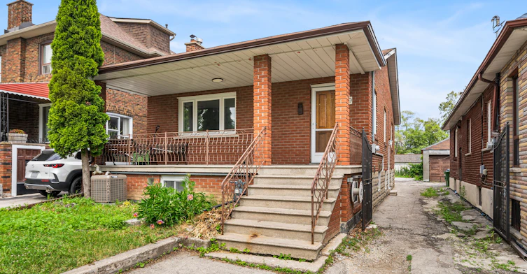 Main-49 Fairbank Avenue, Toronto, ON, M6E 3Y6 - 3