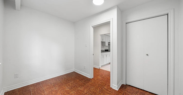 Main-49 Fairbank Avenue, Toronto, ON, M6E 3Y6 - 13
