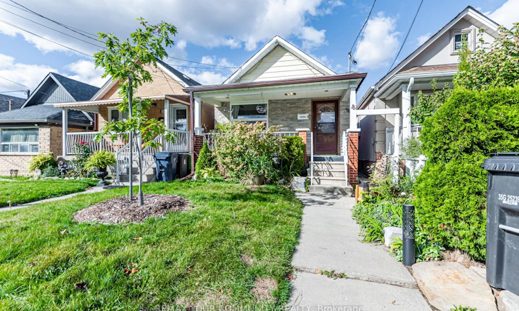 48 Cayuga Avenue