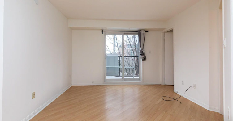 1704-80 Joe Shuster Way, Toronto, ON, M5G 2M4