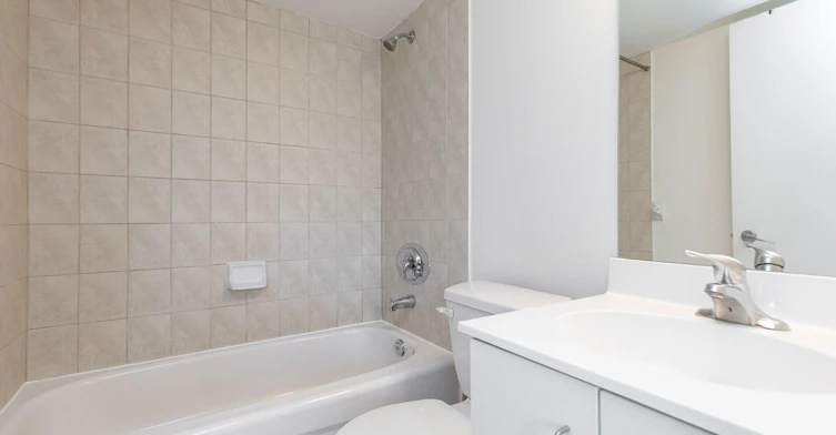 1704-80 Joe Shuster Way, Toronto, ON, M5G 2M4 - 13