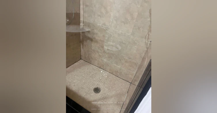 Upper-916 Bloor Street W, Toronto, ON, M6H 1L1 - 14
