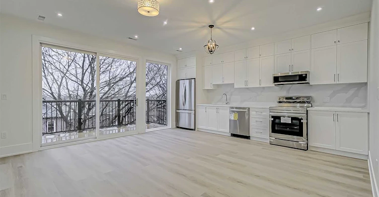 Upper-9 Beechwood Avenue, Toronto, ON, M6N 4S9