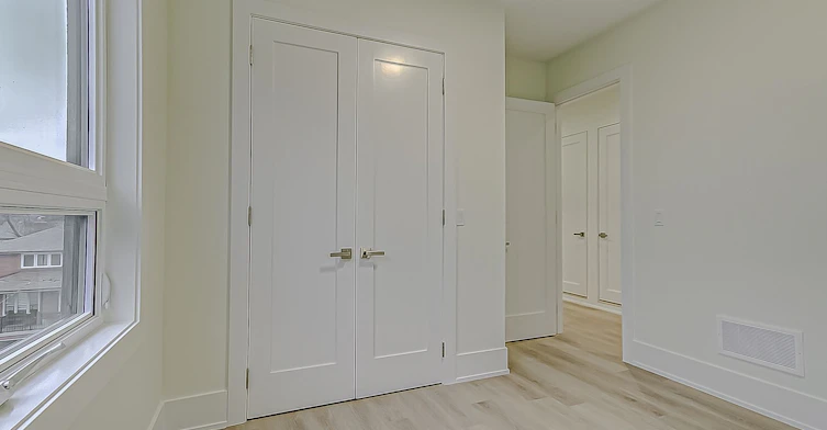 Upper-9 Beechwood Avenue, Toronto, ON, M6N 4S9 - 8