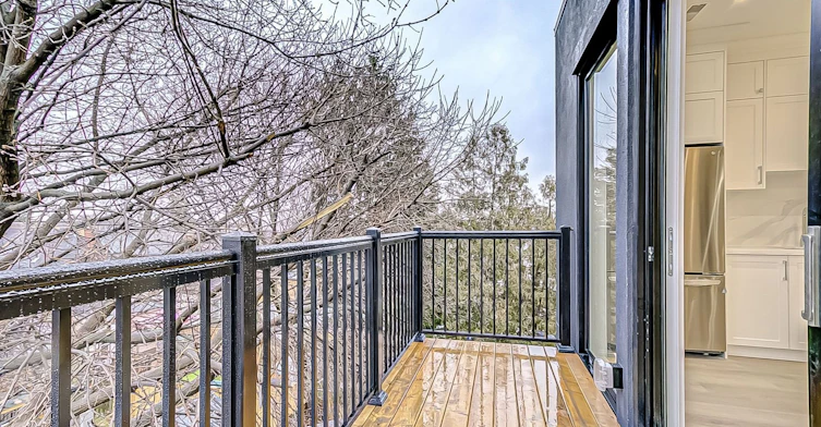 Upper-9 Beechwood Avenue, Toronto, ON, M6N 4S9 - 15