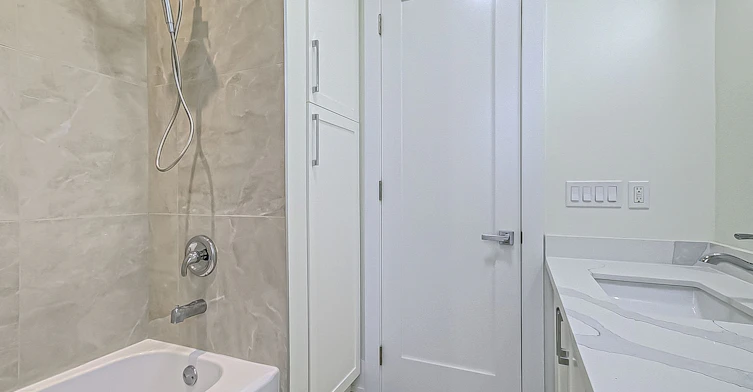 Upper-9 Beechwood Avenue, Toronto, ON, M6N 4S9 - 10