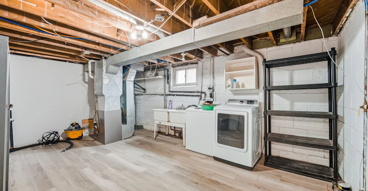 Upper-6 Bonnyview Drive, Toronto, ON, M8Y 3G6 - 26