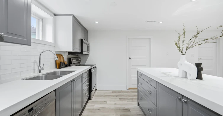 Lower-6 Bonnyview Drive, Toronto, ON, M8Y 3G6 - 15
