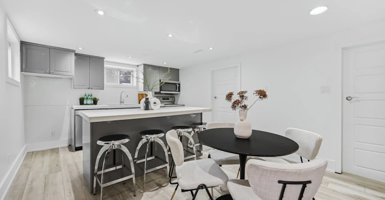Lower-6 Bonnyview Drive, Toronto, ON, M8Y 3G6 - 11
