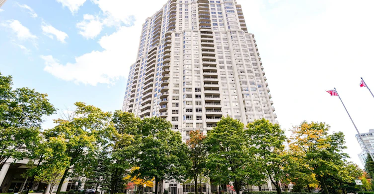 2316-25 Kingsbridge Garden Circle, Mississauga, ON, L5R 4B1