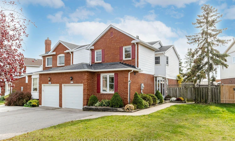 2046 Glenada Crescent
